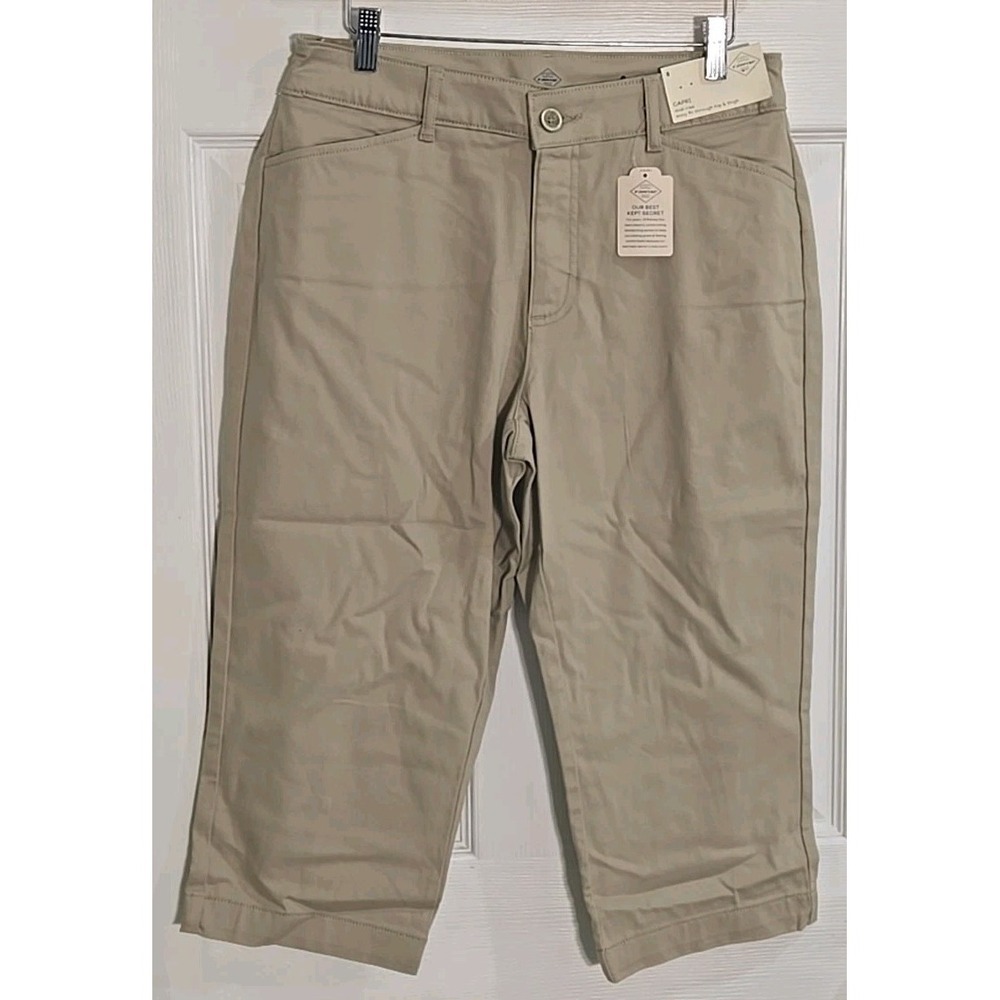St. John's Bay Capri Pants Size 8 Tan Mid Rise Easy Fit Thru Hip & Thigh NEW